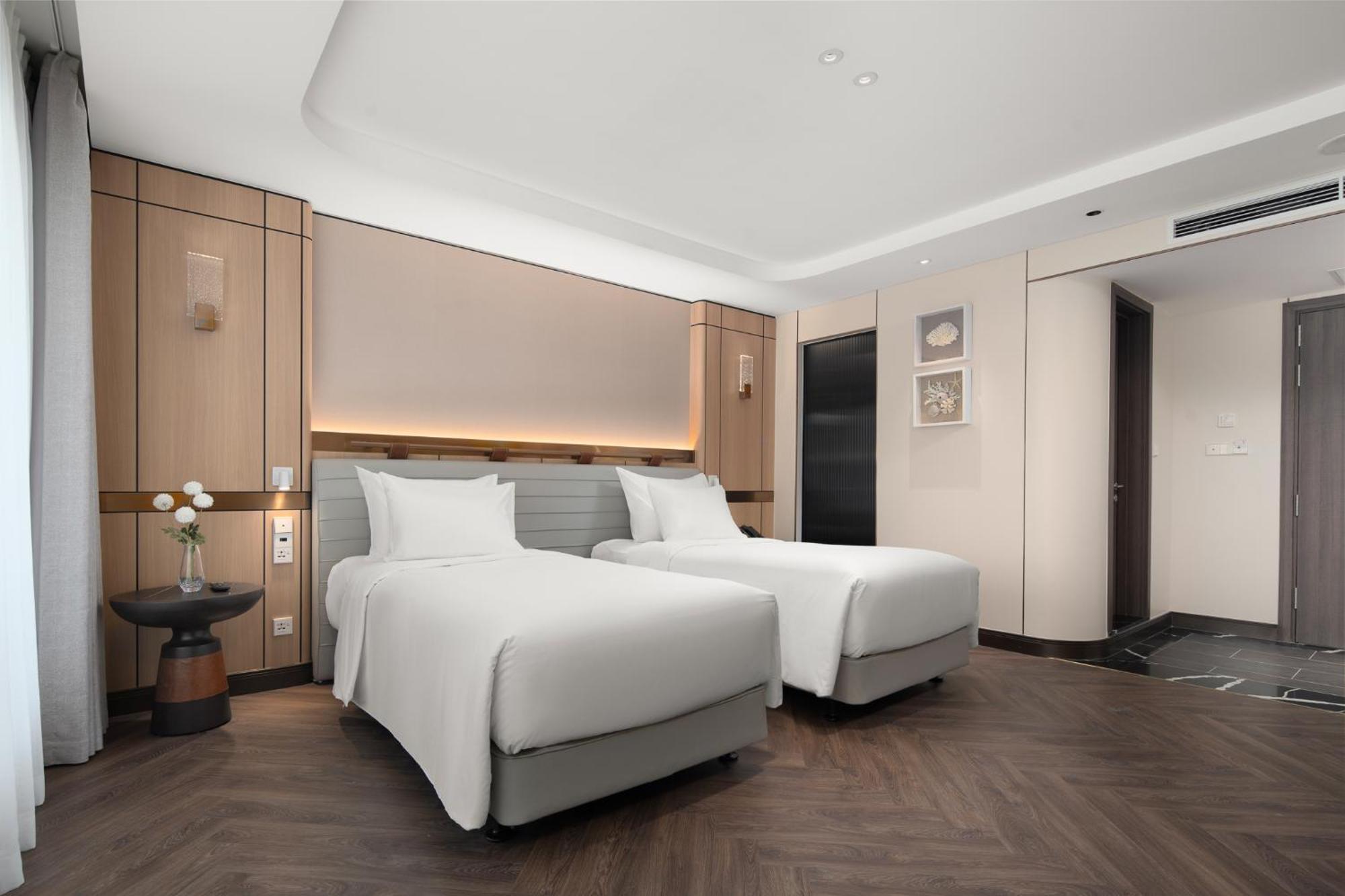 ホテル Grand Pioneers Halong Bay Cruise 1 ハロン エクステリア 写真