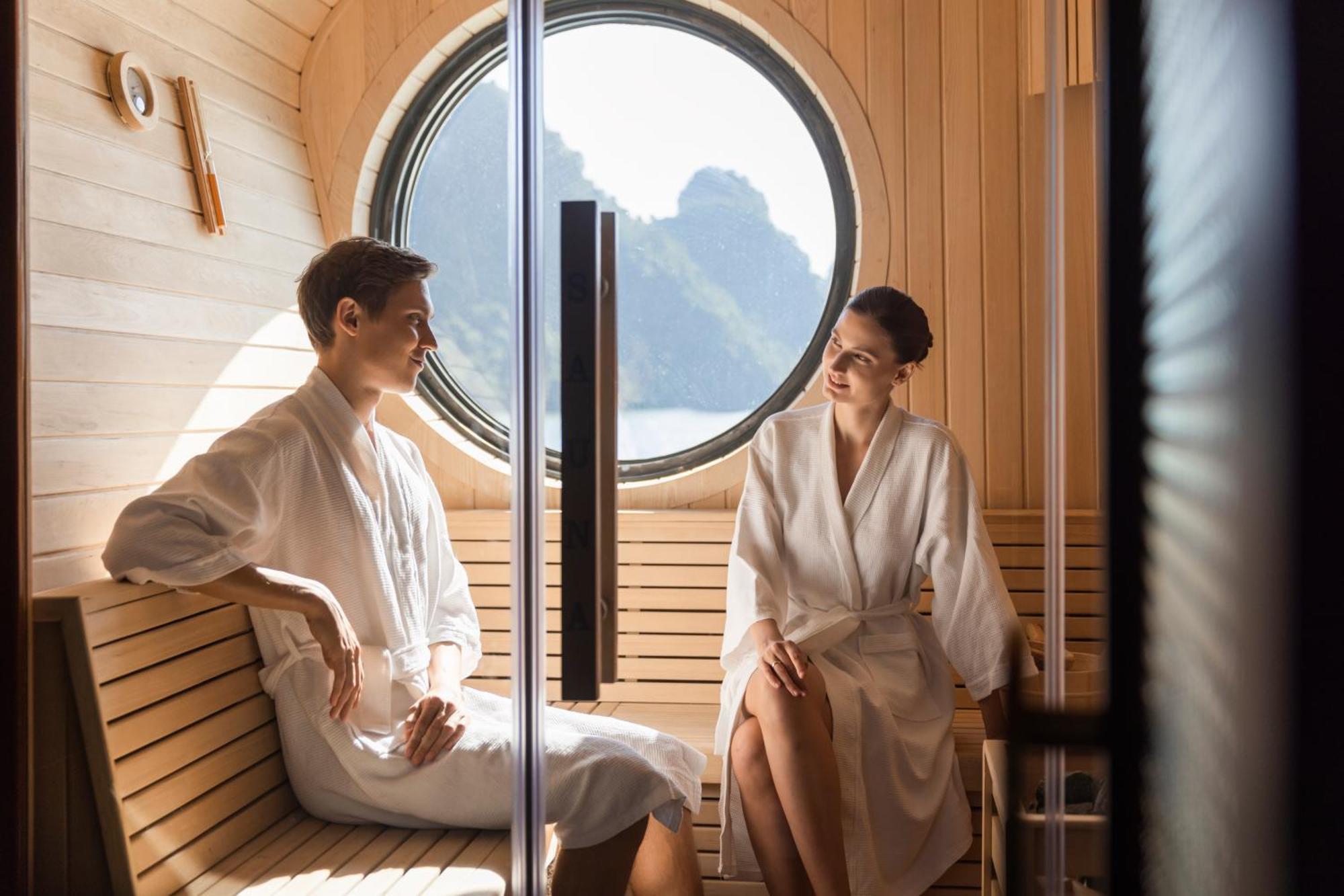 ホテル Grand Pioneers Halong Bay Cruise 1 ハロン エクステリア 写真