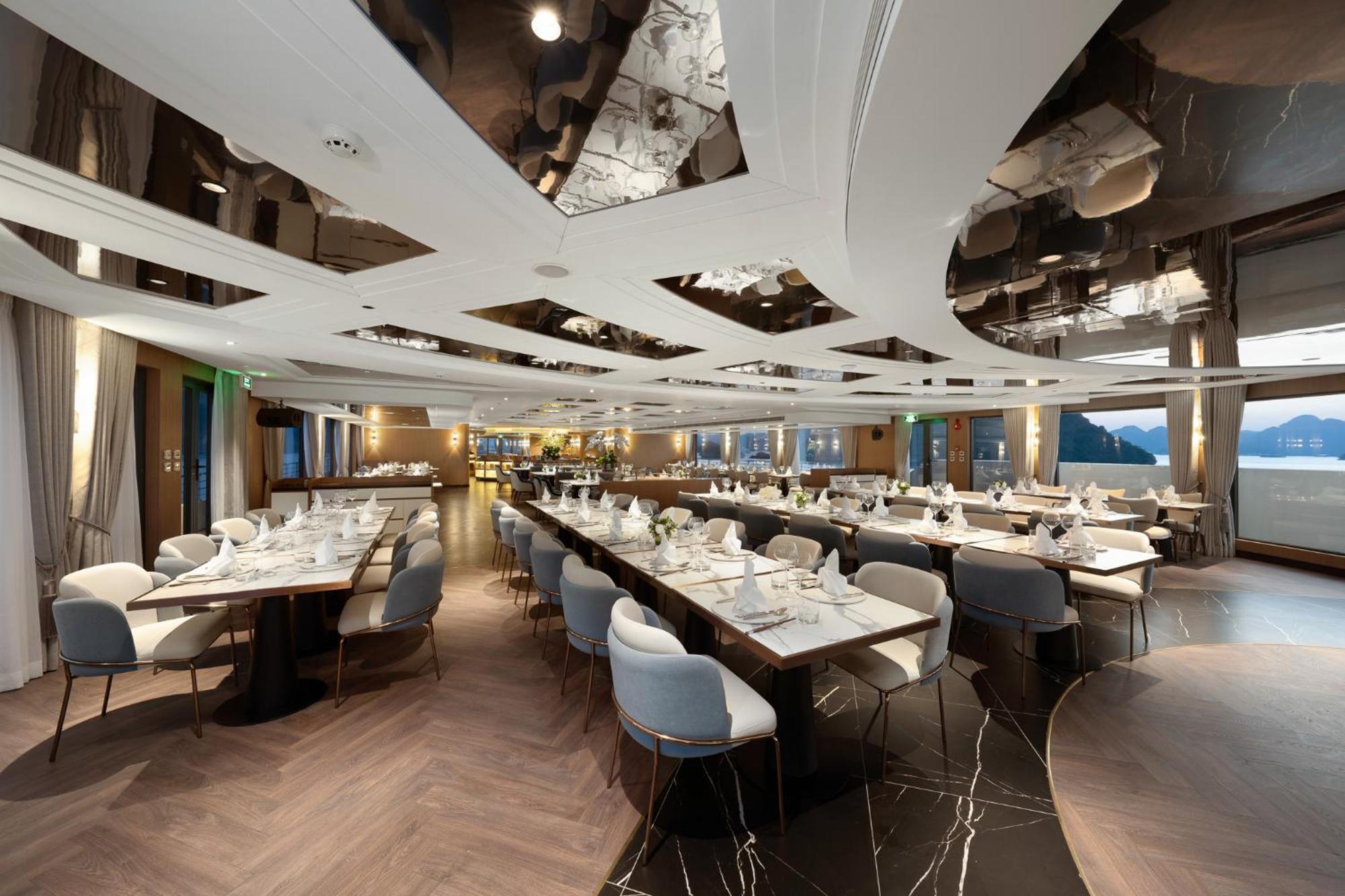 ホテル Grand Pioneers Halong Bay Cruise 1 ハロン エクステリア 写真