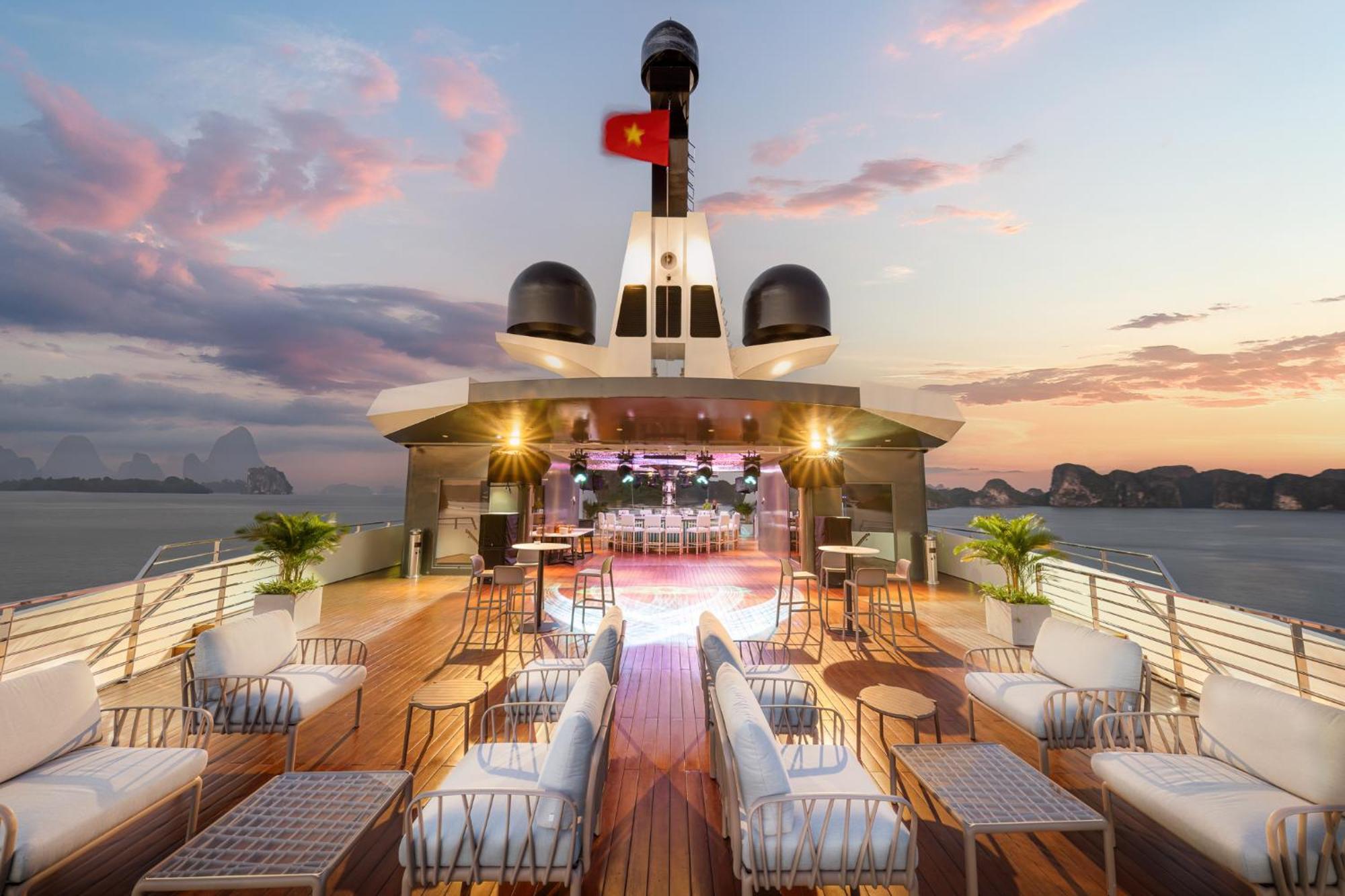 ホテル Grand Pioneers Halong Bay Cruise 1 ハロン エクステリア 写真